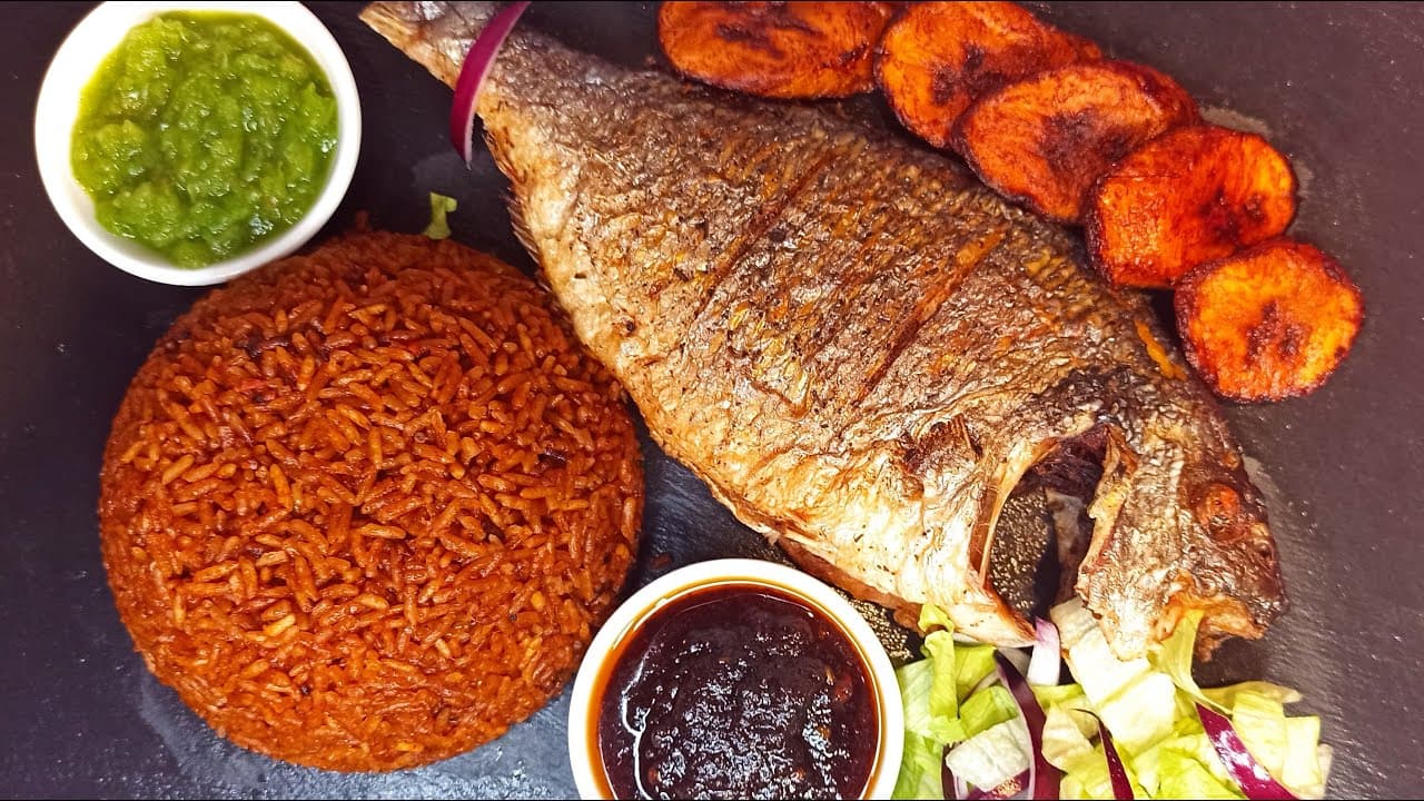 Fried Jollof RIce with Meat/ Chicken/Fish (Medium)